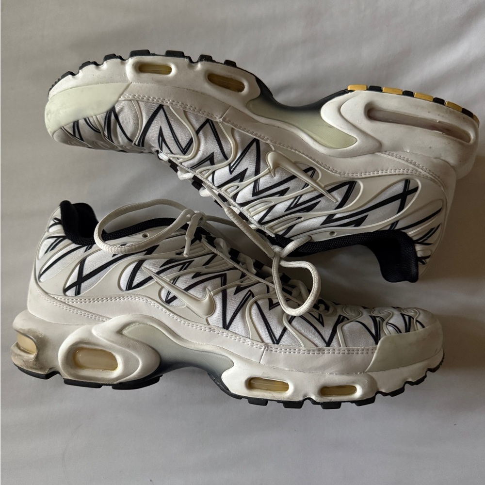 Nike Airmax Shark White and Black